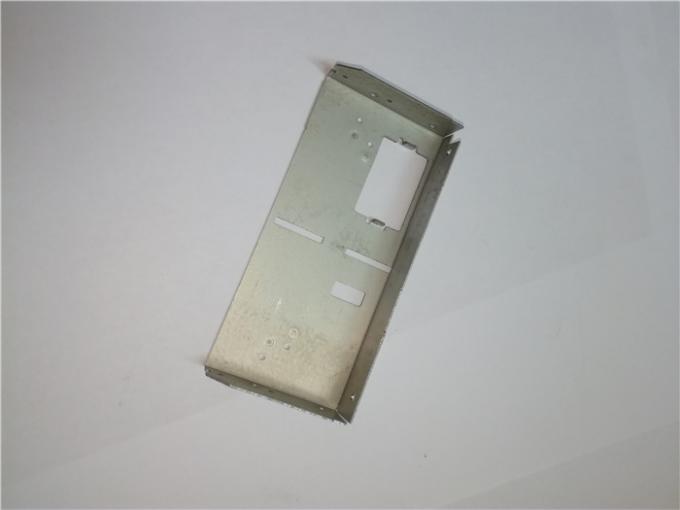 コンピュータのためにカスタマイズされる電流を通された押された薄板金の部品は包装しましたり/電気箱 0