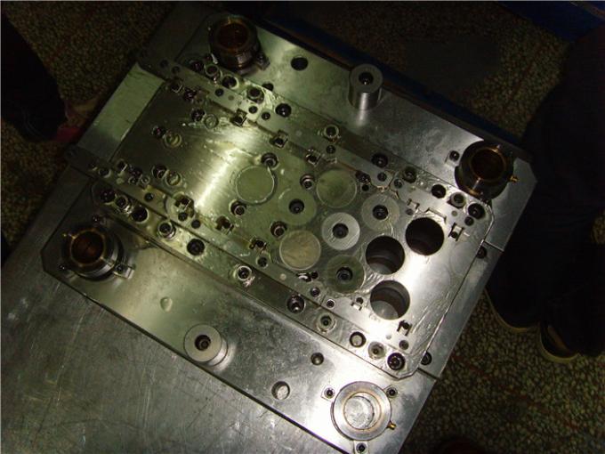 スペーサの洗濯機317のステンレス鋼を調節する進歩的な自動車押すダイス 2