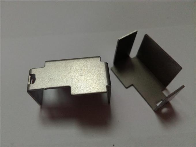 型を消すアルミニウム金属の押すダイス自然な陽極酸化された脱熱器形態 0