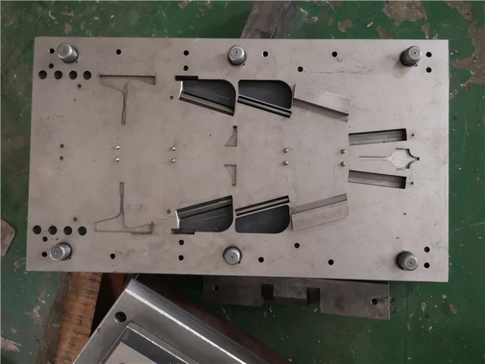 押された鋼鉄部品/金属の押すダイスのステンレス鋼は付属品の部品を投げました 0