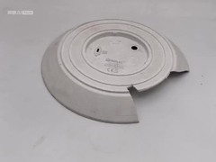 金属の押すダイス